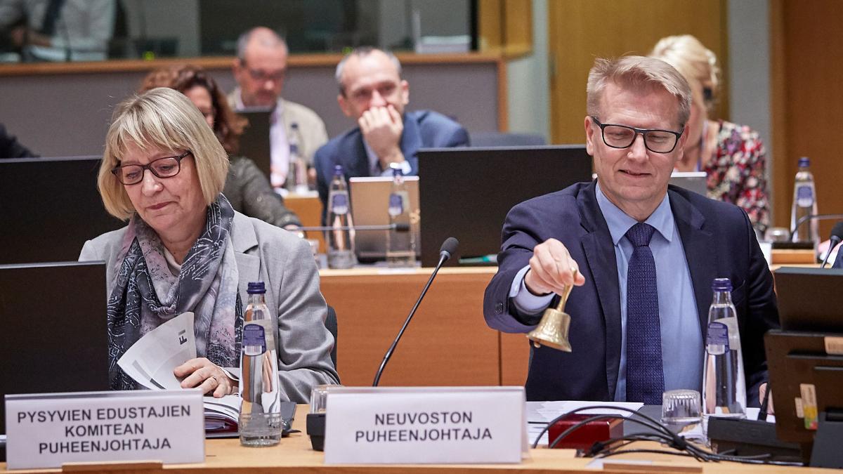 Chair of the meeting, State Secretary Kimmo Tiilikainen at the venue